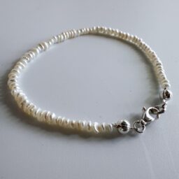 Tiny Pearl Bracelet
